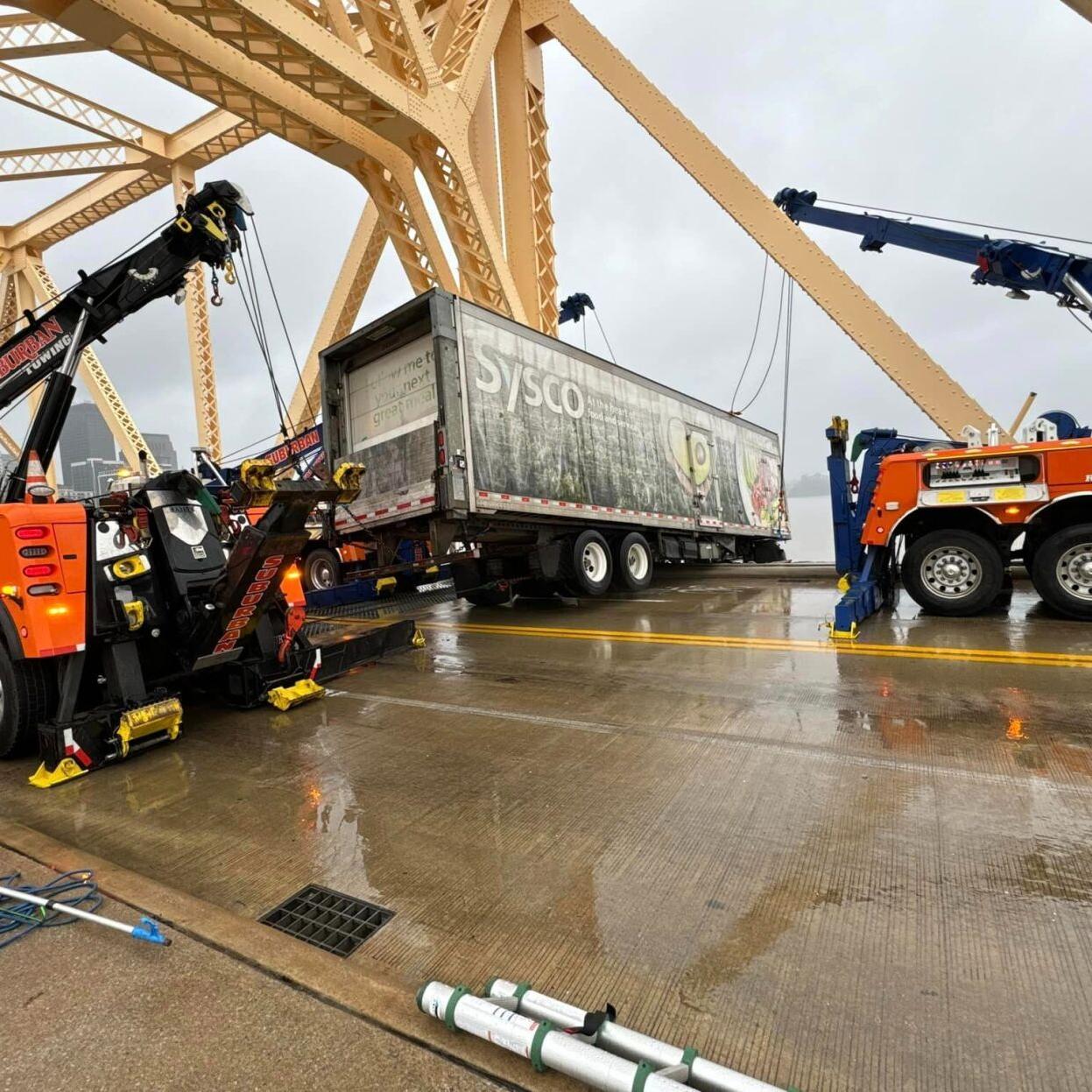 2nd street bridge crash towing up semi - 3.1.24